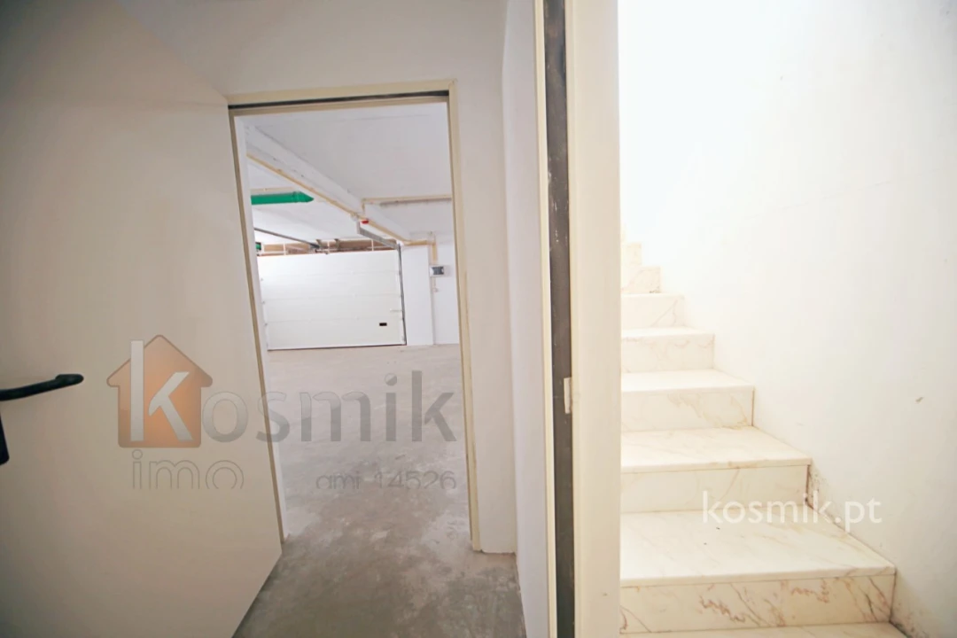 Loja para Venda em Póvoa de Santo Adrião e Olival Basto Foto 43