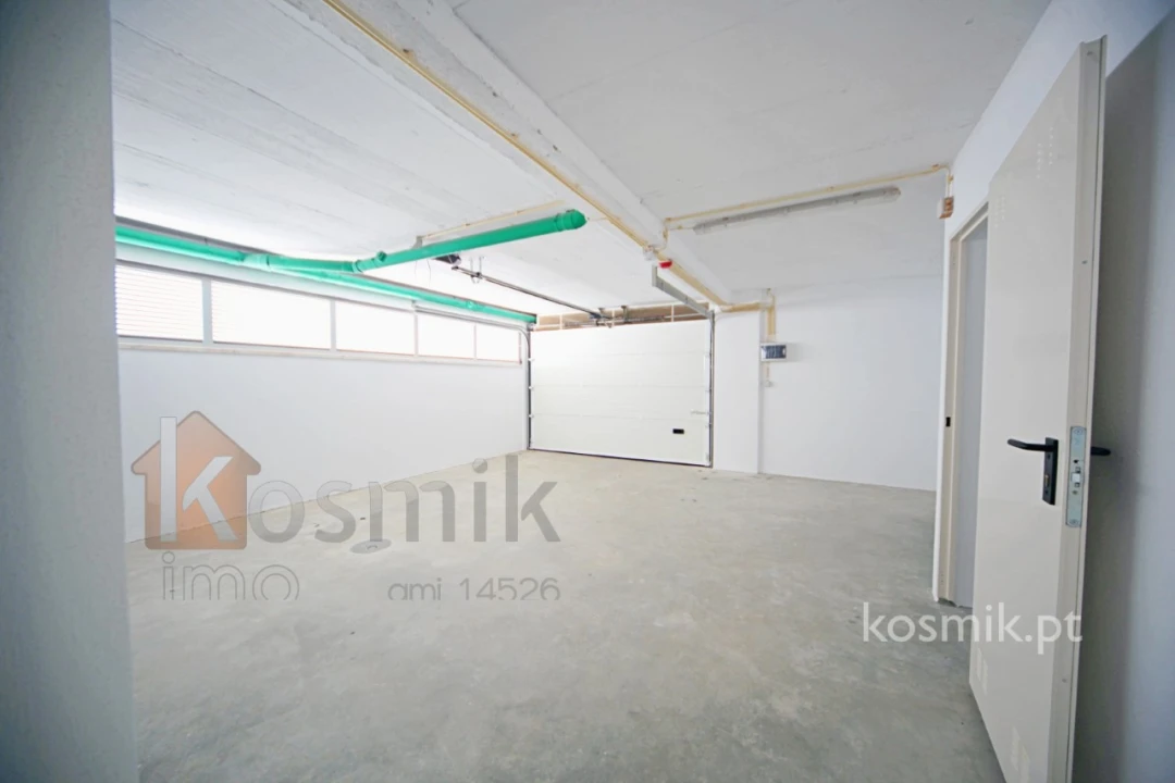 Loja para Venda em Póvoa de Santo Adrião e Olival Basto Foto 44