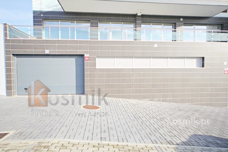 Loja para Venda em Póvoa de Santo Adrião e Olival Basto Foto 54