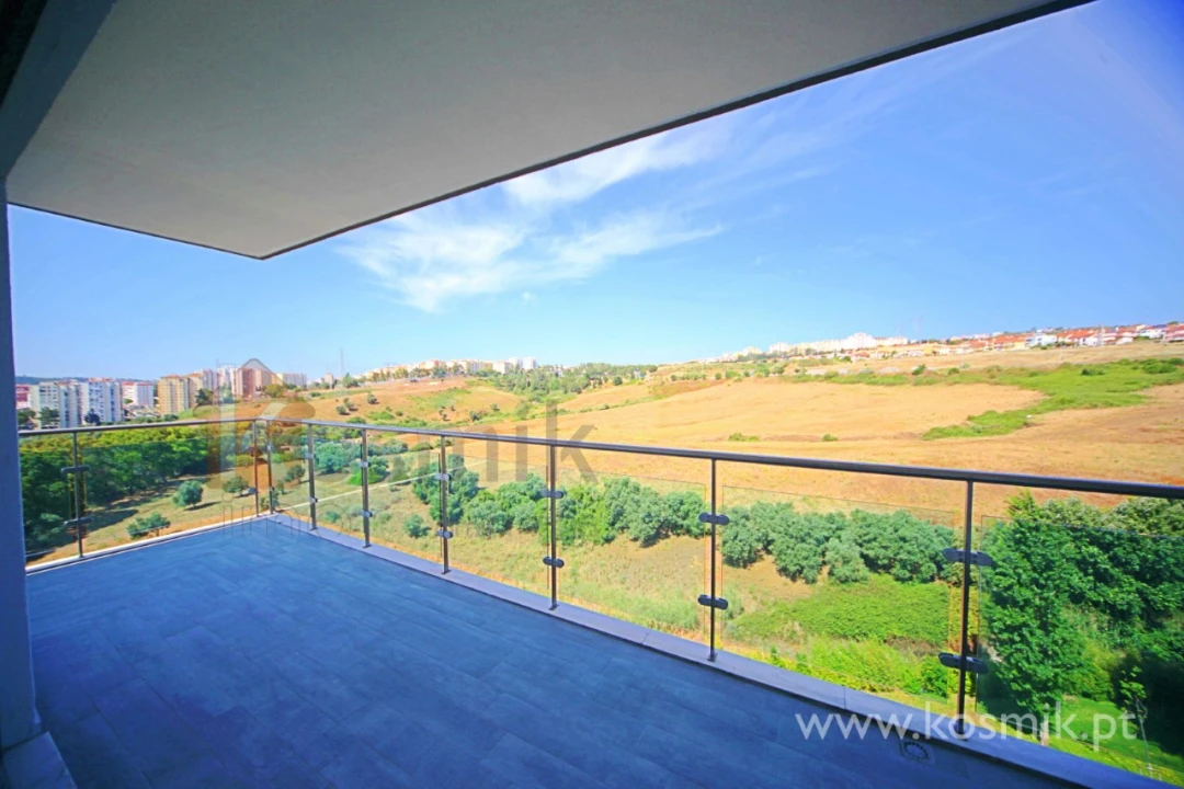 Apartamento T2 para Arrendamento em Póvoa de Santo Adrião e Olival Basto Foto 1