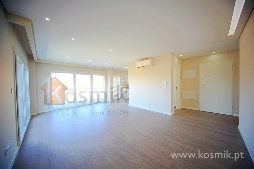 Apartamento T2 para Arrendamento em Póvoa de Santo Adrião e Olival Basto Foto 4