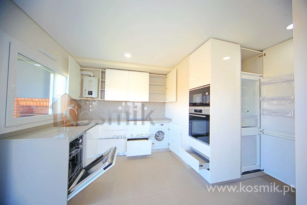 Apartamento T2 para Arrendamento em Póvoa de Santo Adrião e Olival Basto Foto 8