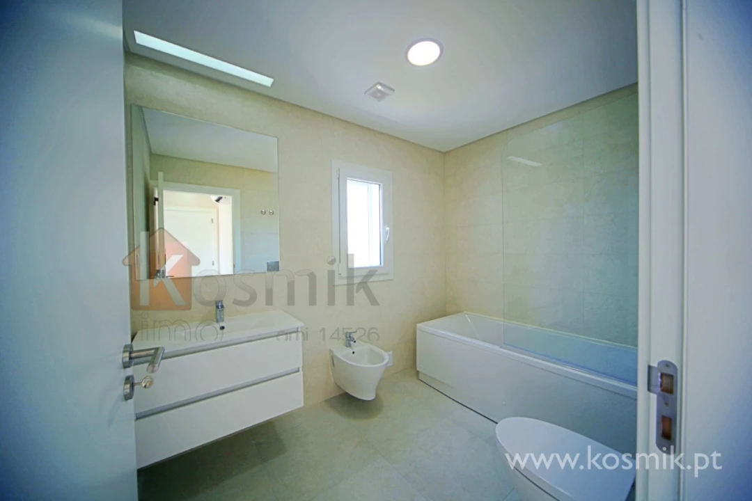 Apartamento T2 para Arrendamento em Póvoa de Santo Adrião e Olival Basto Foto 33