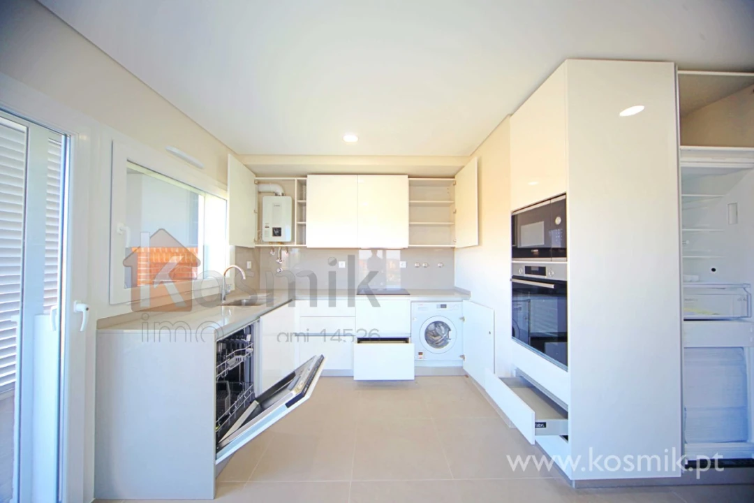 Apartamento T2 para Arrendamento em Póvoa de Santo Adrião e Olival Basto Foto 9