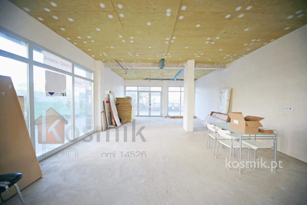 Loja para Arrendamento em Póvoa de Santo Adrião e Olival Basto Foto 2