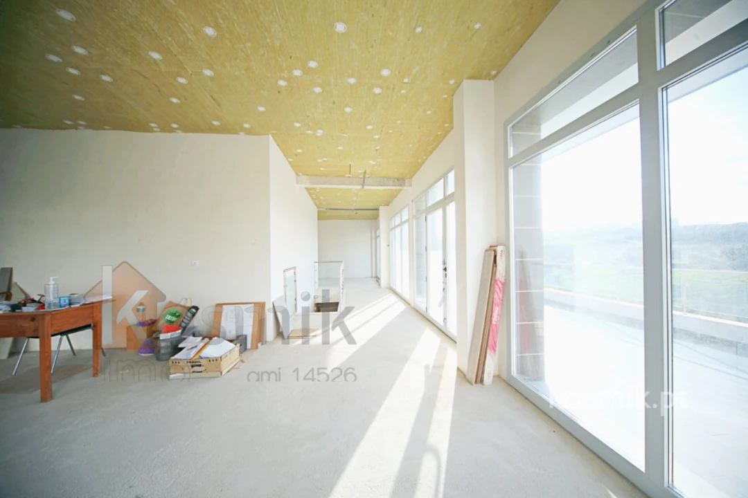 Loja para Arrendamento em Póvoa de Santo Adrião e Olival Basto Foto 7