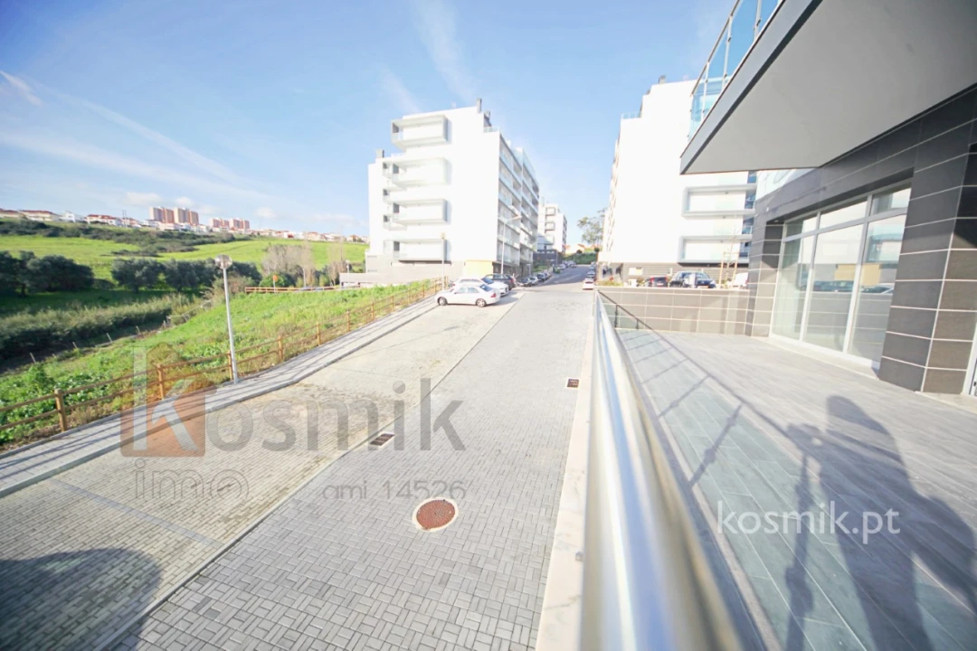 Loja para Arrendamento em Póvoa de Santo Adrião e Olival Basto Foto 20