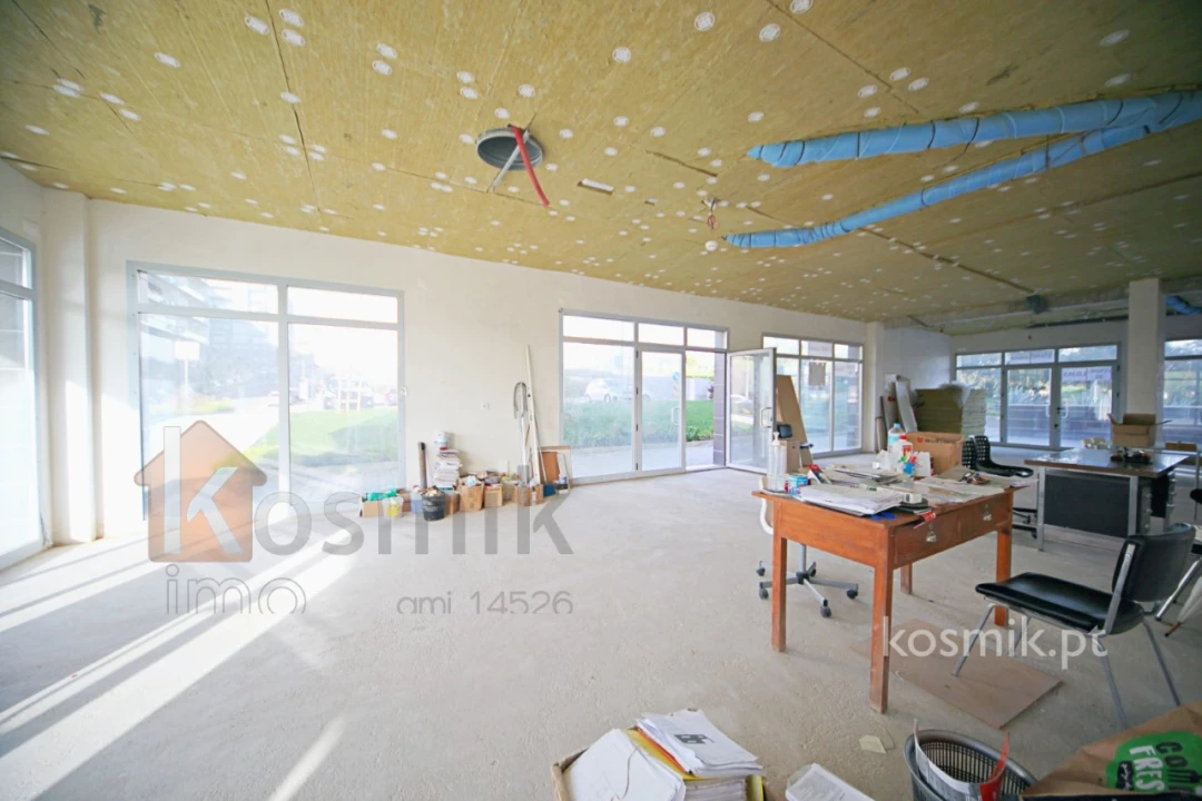 Loja para Arrendamento em Póvoa de Santo Adrião e Olival Basto Foto 23