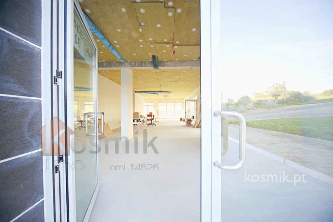 Loja para Arrendamento em Póvoa de Santo Adrião e Olival Basto Foto 27