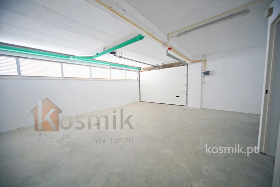 Loja para Arrendamento em Póvoa de Santo Adrião e Olival Basto Foto 35