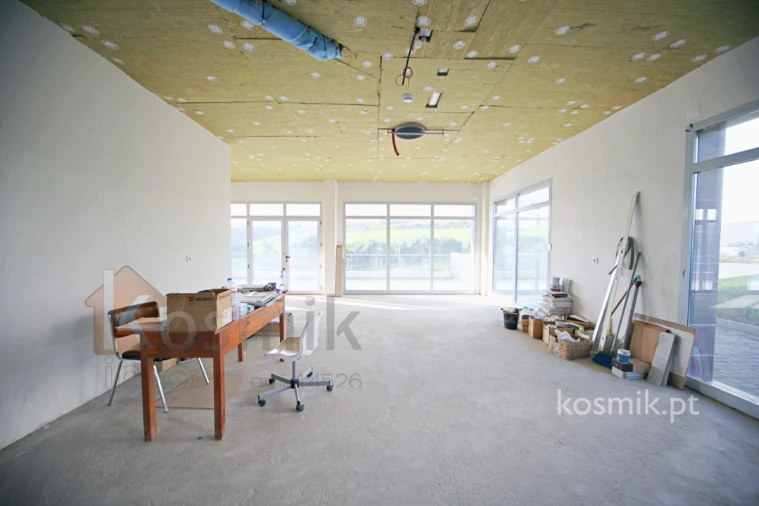 Loja para Arrendamento em Póvoa de Santo Adrião e Olival Basto Foto 5