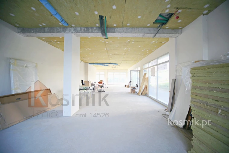 Loja para Arrendamento em Póvoa de Santo Adrião e Olival Basto Foto 6