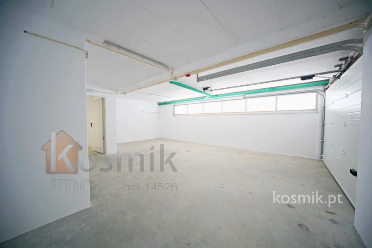 Loja para Arrendamento em Póvoa de Santo Adrião e Olival Basto Foto 40