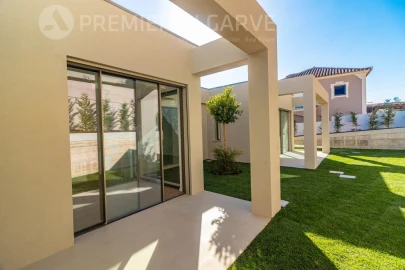 Moradia T4 para Venda em Almancil