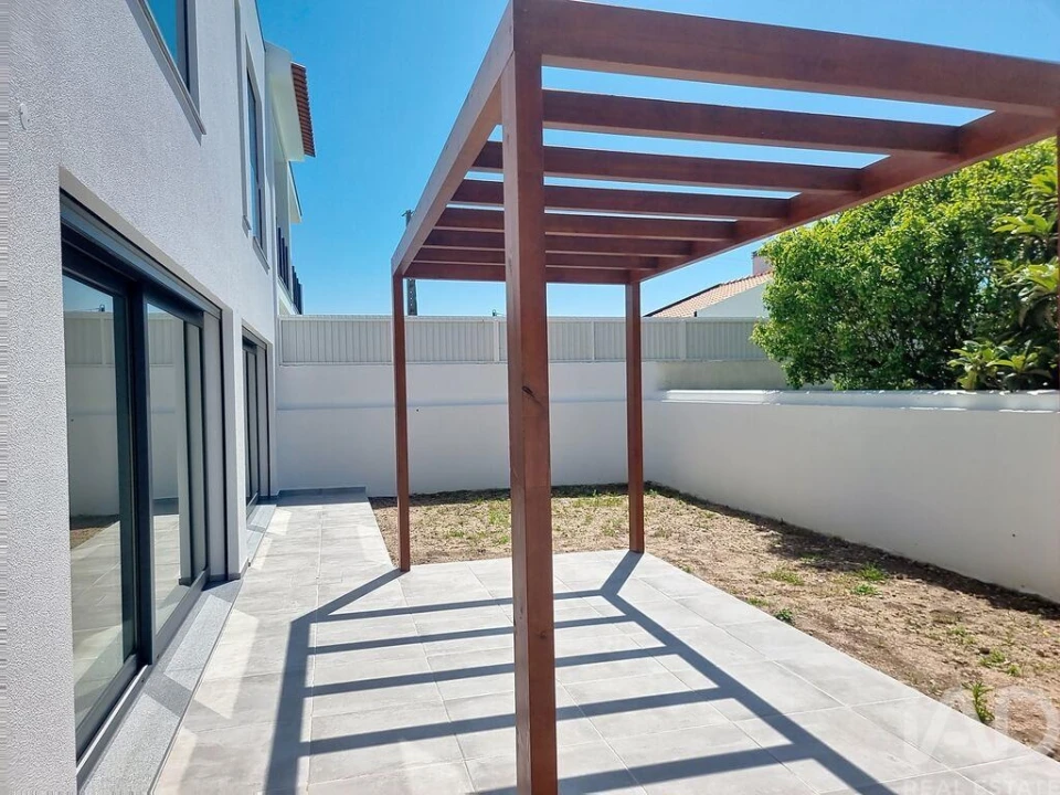 Moradia T4 para Venda em Silveira Foto 28