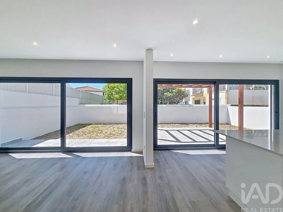 Moradia T4 para Venda em Silveira Foto 27