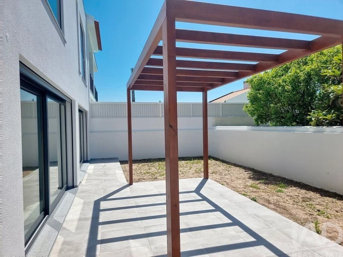 Moradia T4 para Venda em Silveira Foto 28