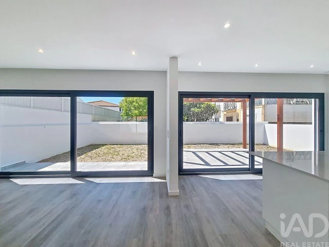 Moradia T4 para Venda em Silveira Foto 27