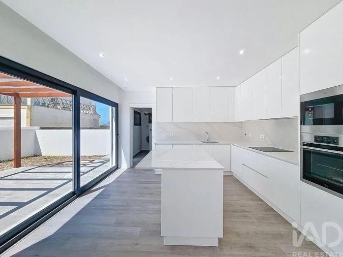 Moradia T4 para Venda em Silveira Foto 24