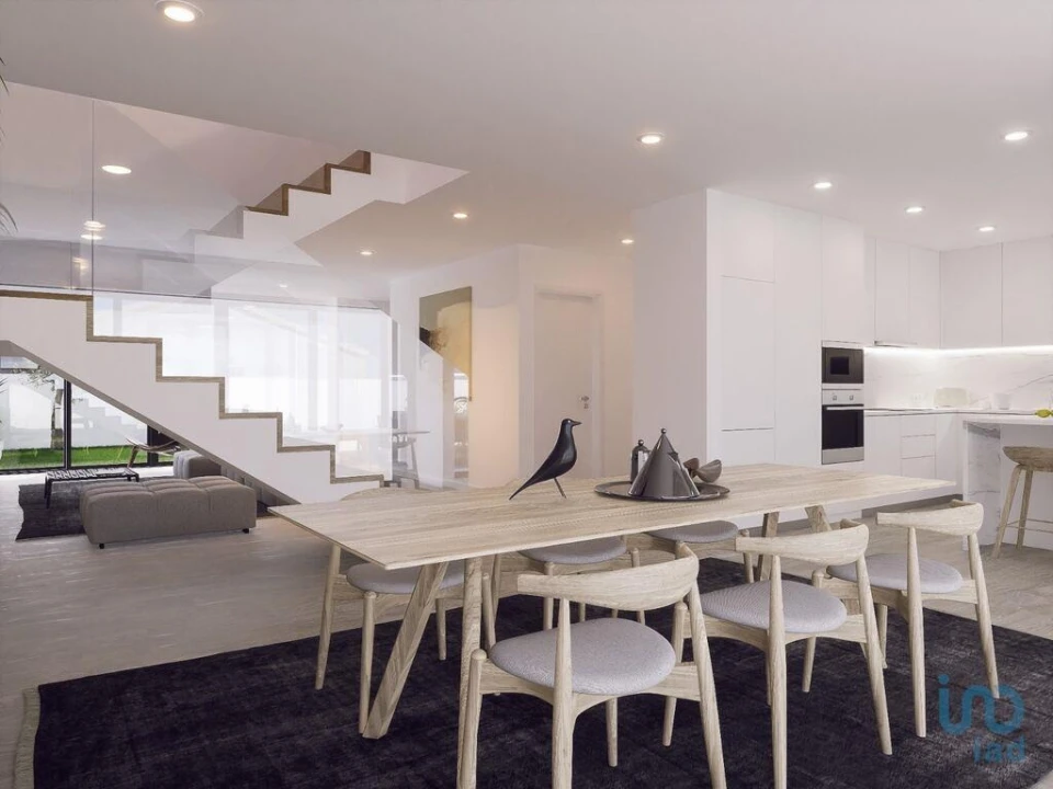 Moradia T4 para Venda em Silveira Foto 9