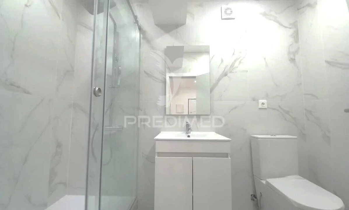 Apartamento T4 para Venda em Costa da Caparica Foto 11