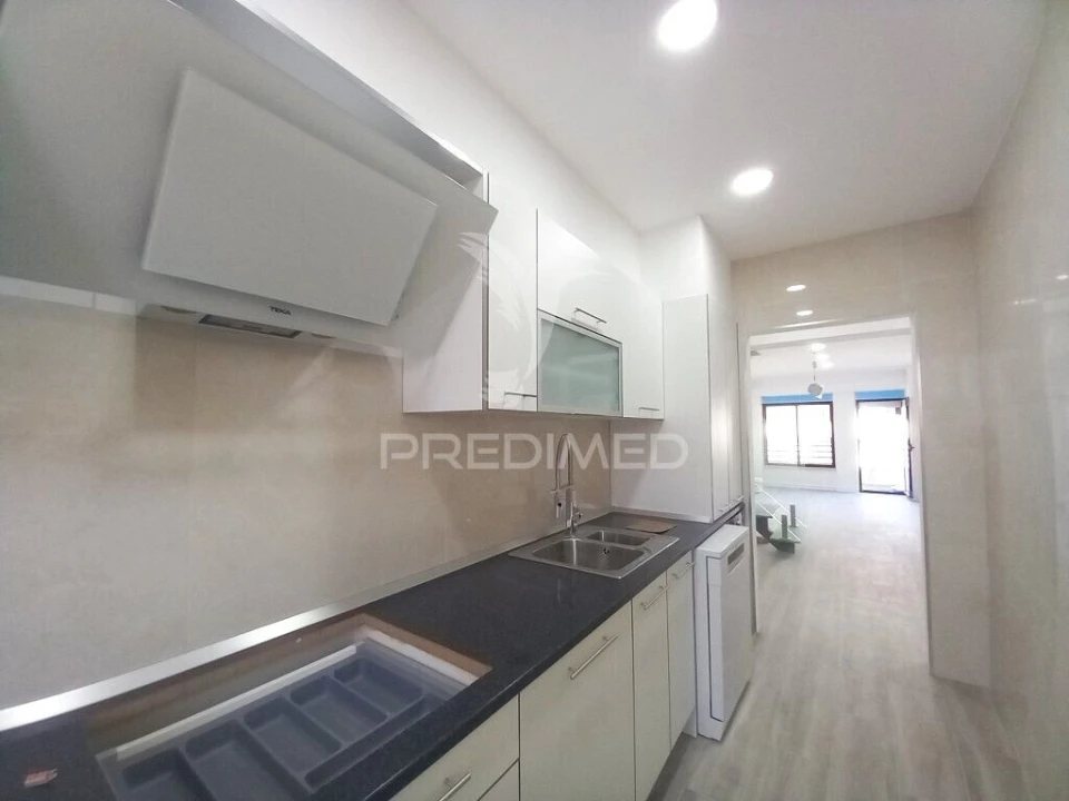 Apartamento T4 para Venda em Costa da Caparica Foto 2