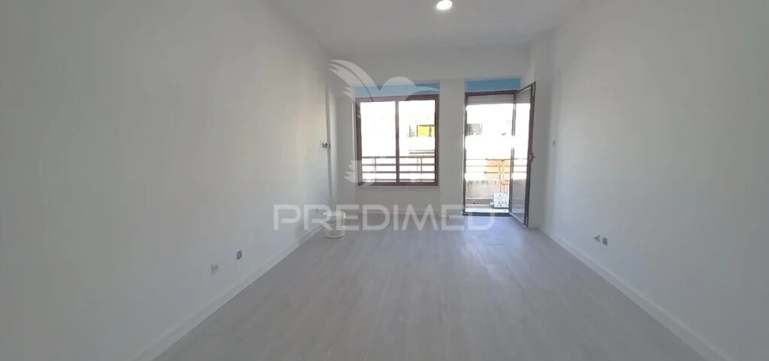 Apartamento T4 para Venda em Costa da Caparica Foto 4