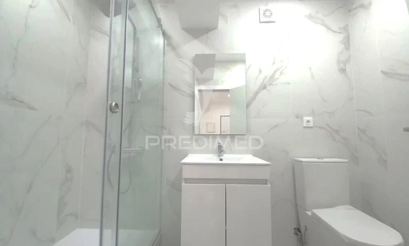 Apartamento T4 para Venda em Costa da Caparica Foto 11