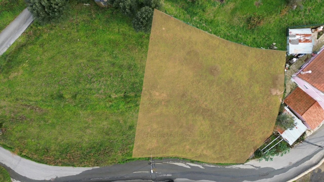 Terreno para Venda em Calheiros Foto 2