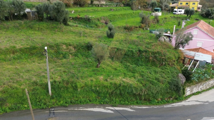 Terreno para Venda em Calheiros Foto 1