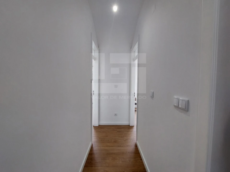 Apartamento T2 para Venda em São Vicente Foto 7