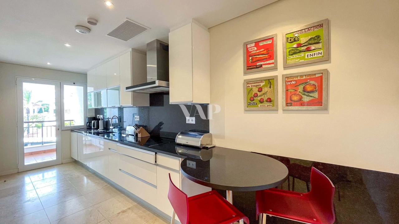 Apartamento T2 para Venda em Quarteira Foto 3