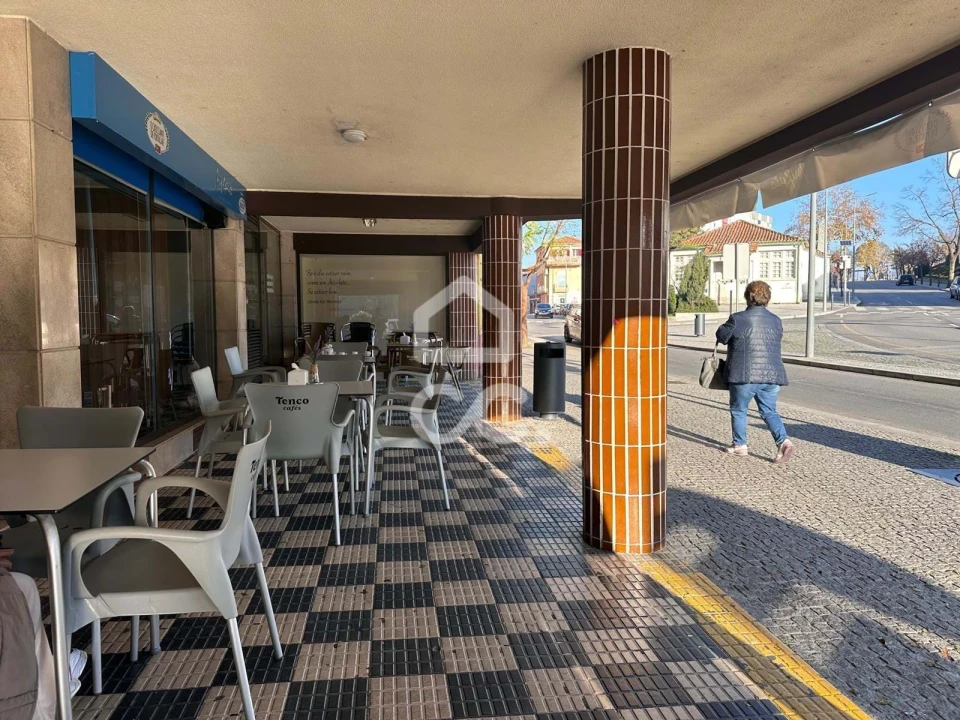 Negócio para Arrendamento em Santa Maria Maior Foto 3