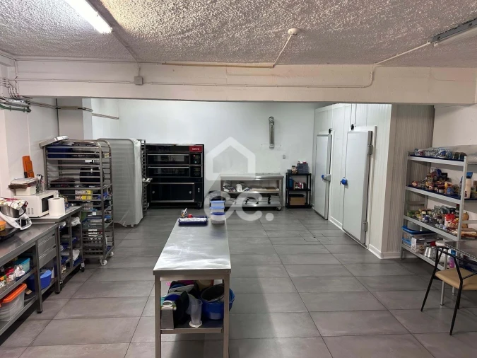 Negócio para Arrendamento em Santa Maria Maior Foto 14