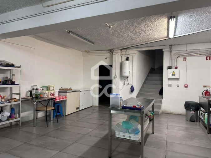 Negócio para Arrendamento em Santa Maria Maior Foto 13