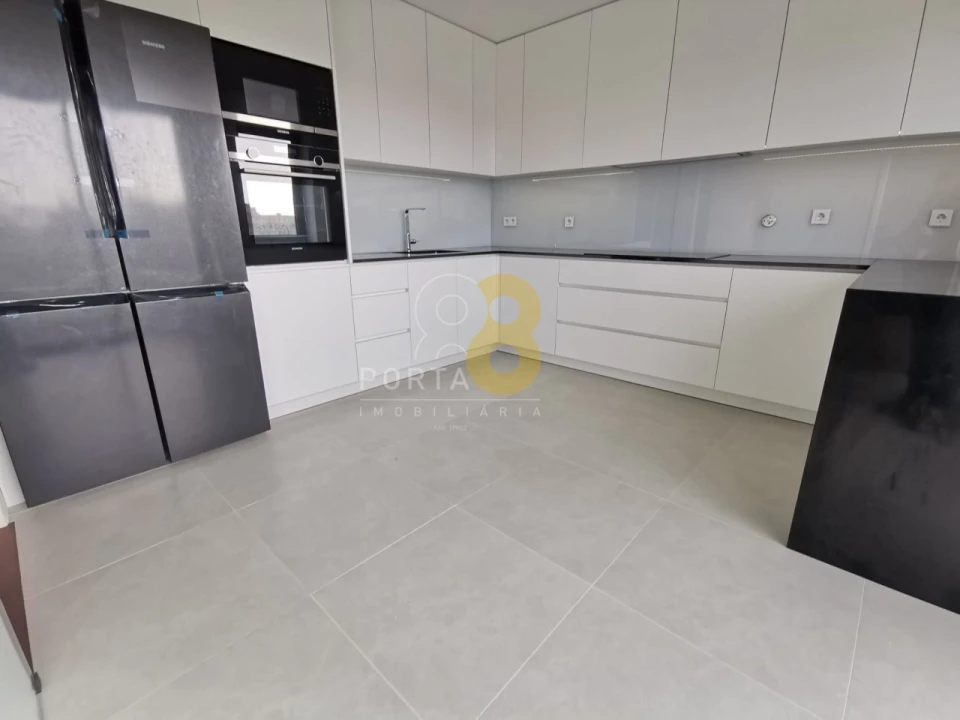 Apartamento T4 para Arrendamento em Matosinhos e Leça da Palmeira Foto 5