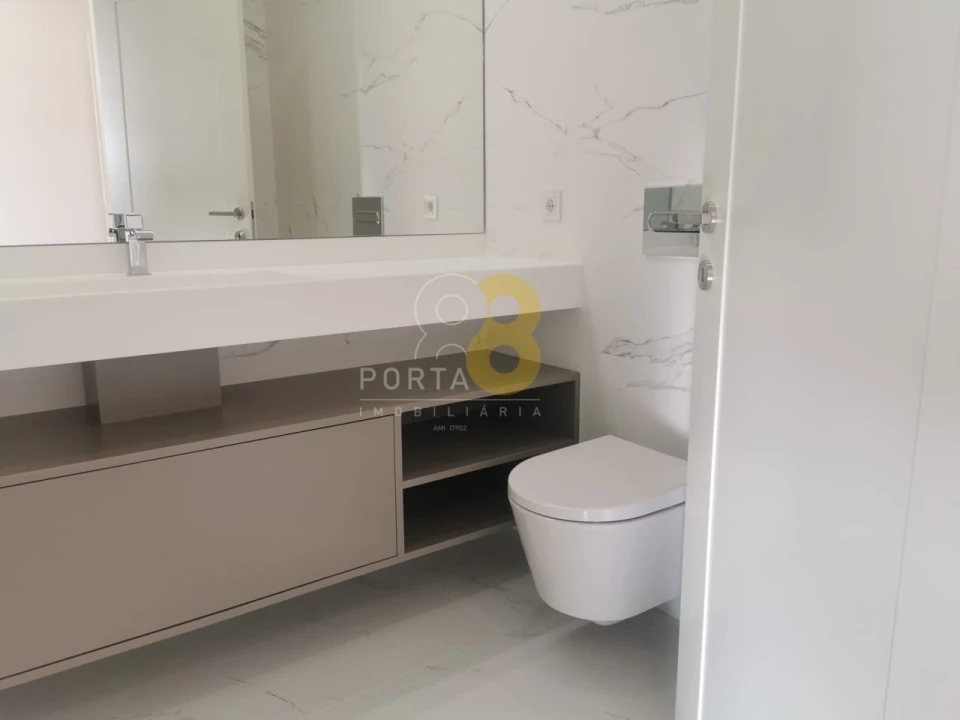 Apartamento T4 para Arrendamento em Matosinhos e Leça da Palmeira Foto 9