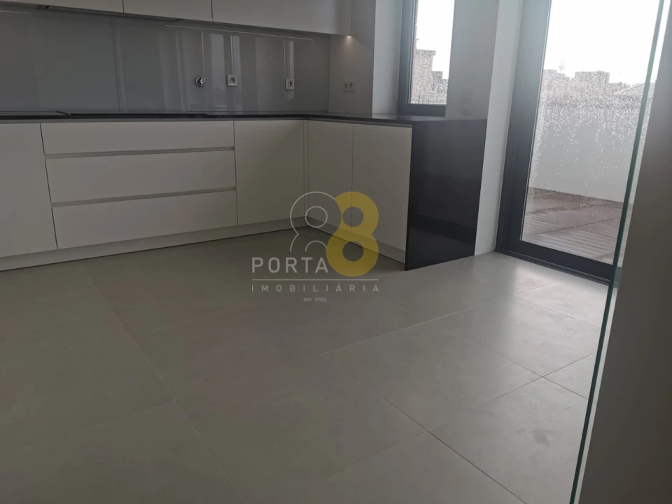 Apartamento T4 para Arrendamento em Matosinhos e Leça da Palmeira Foto 13