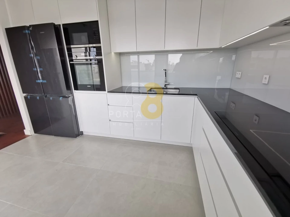 Apartamento T4 para Arrendamento em Matosinhos e Leça da Palmeira Foto 14