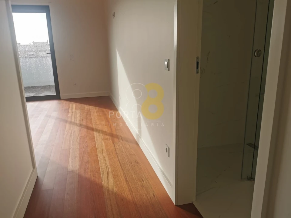 Apartamento T4 para Arrendamento em Matosinhos e Leça da Palmeira Foto 17