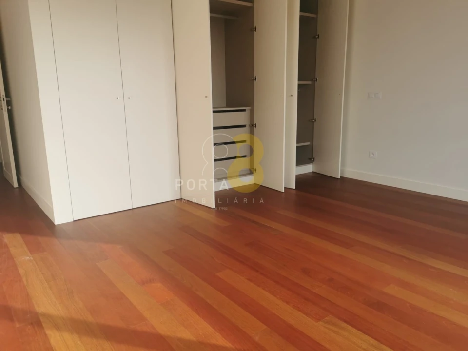 Apartamento T4 para Arrendamento em Matosinhos e Leça da Palmeira Foto 18