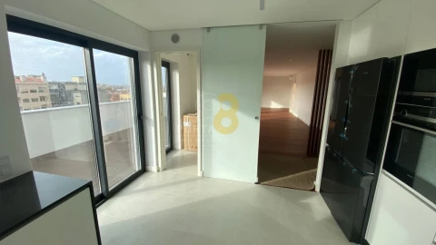 Apartamento T4 para Arrendamento em Matosinhos e Leça da Palmeira