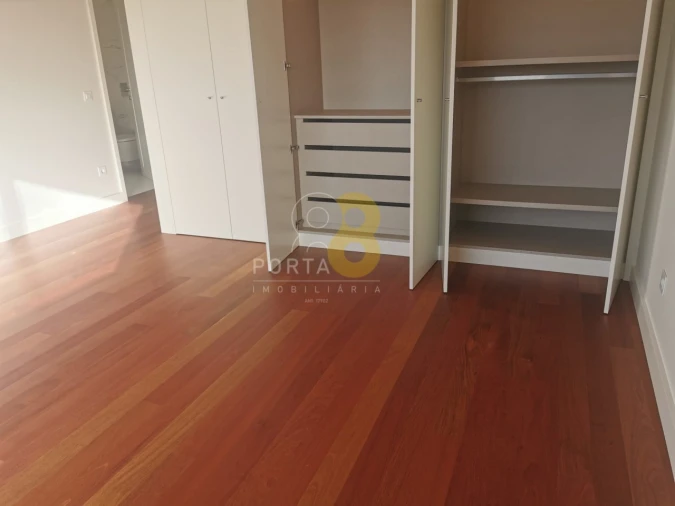 Apartamento T4 para Arrendamento em Matosinhos e Leça da Palmeira Foto 27