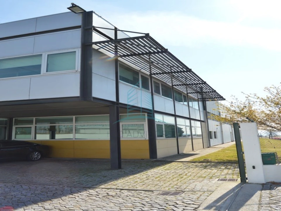 Escritório para Arrendamento em Sanguedo Foto 6