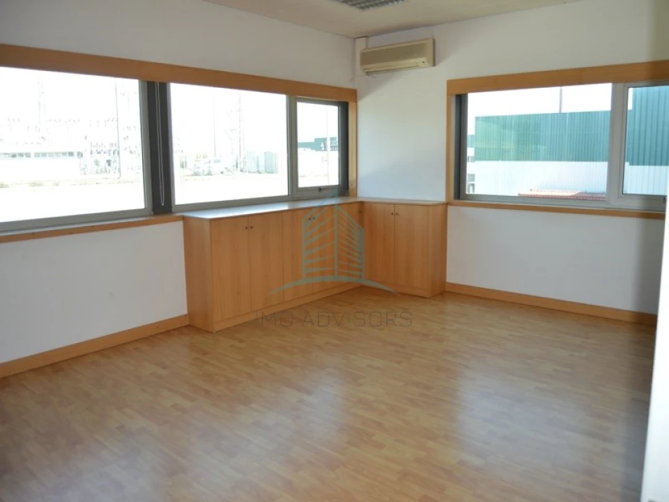 Escritório para Arrendamento em Sanguedo Foto 18