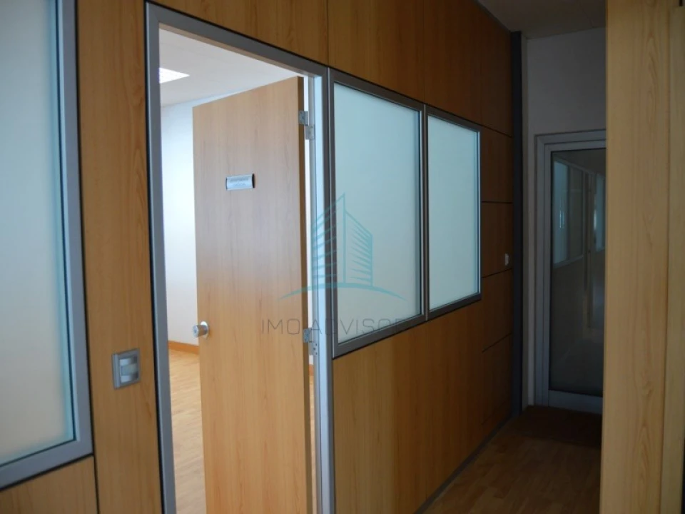 Escritório para Arrendamento em Sanguedo Foto 21