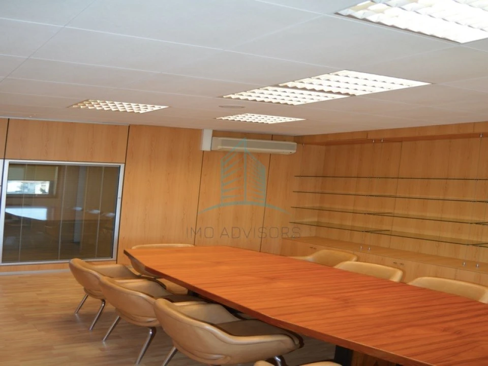 Escritório para Arrendamento em Sanguedo Foto 4