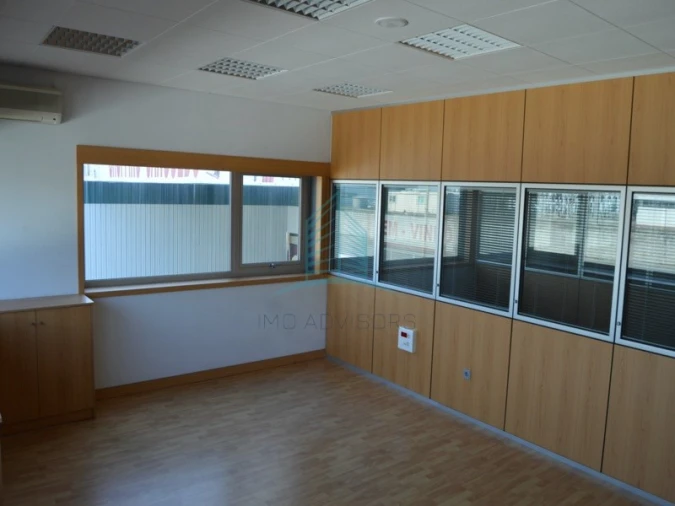 Escritório para Arrendamento em Sanguedo Foto 12