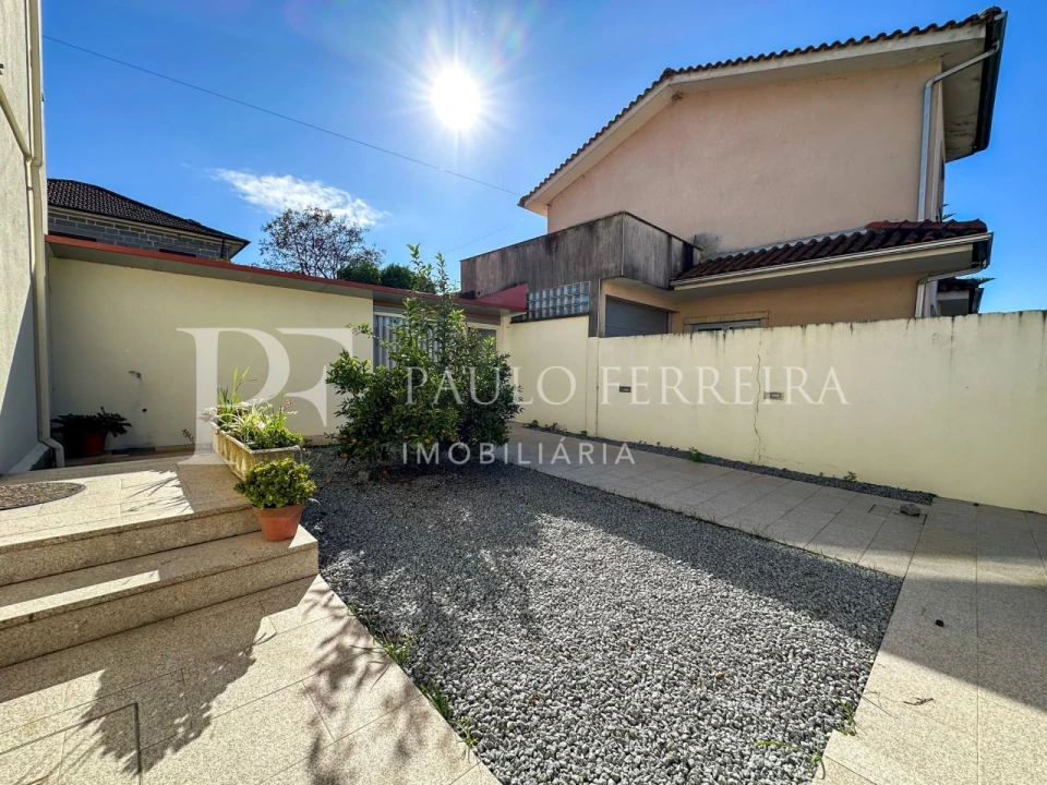 Moradia T4 para Venda em Vale (São Cosme), Telhado e Portela Foto 22