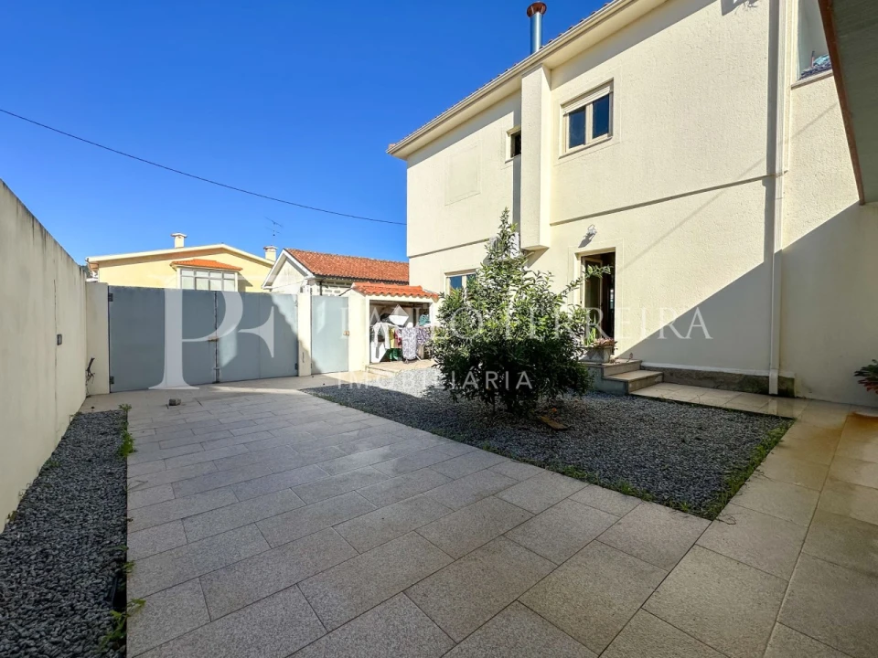 Moradia T4 para Venda em Vale (São Cosme), Telhado e Portela Foto 39